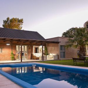 Posada Rossina Habitaciones Con Bano Privado Y Ambientes Compartidos
